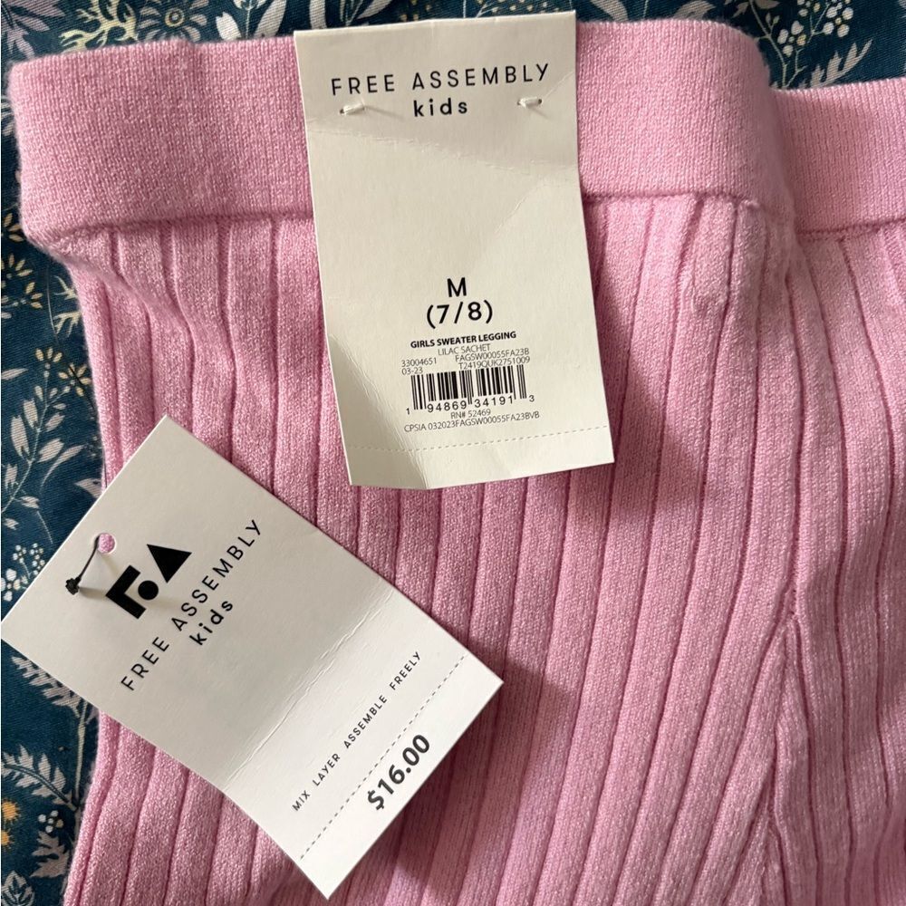 NWT Free Assembly sweater Leggings